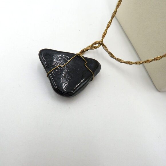 Apatite Necklace Gold Tone Twisted Chain 24" Wire Wrapped 1.5" Polished Stone - Picture 4 of 6